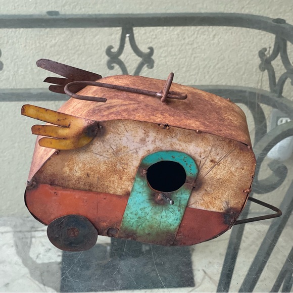 - Metal Yard Art Rustic Travel Trailer w/ wings hanging bird feeder Outdoor‎ - Picture 5 of 10